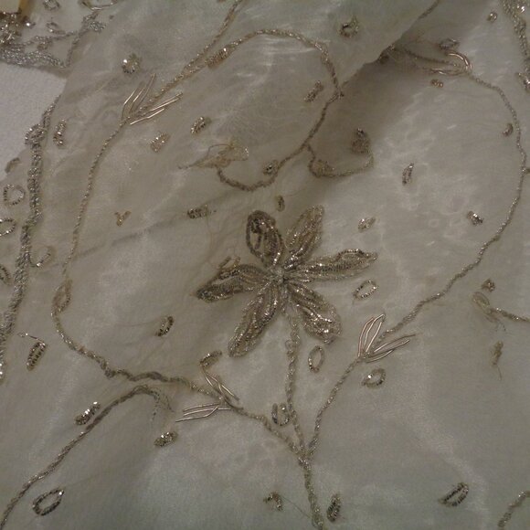 VINTAGE ORNATE METALLIC SILVERY THREADS INDIA RUNNER W MODERN NECKLACE LOT - Picture 7 of 9